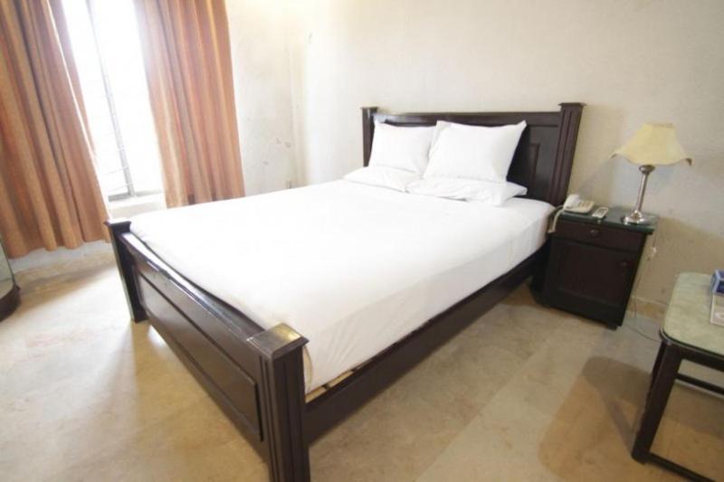 Hotel The Leschanze Lahore Bagian luar foto
