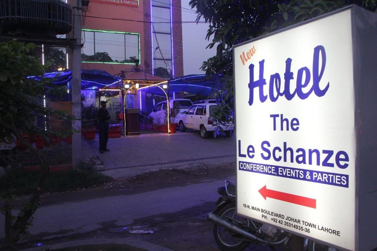 Hotel The Leschanze Lahore Bagian luar foto
