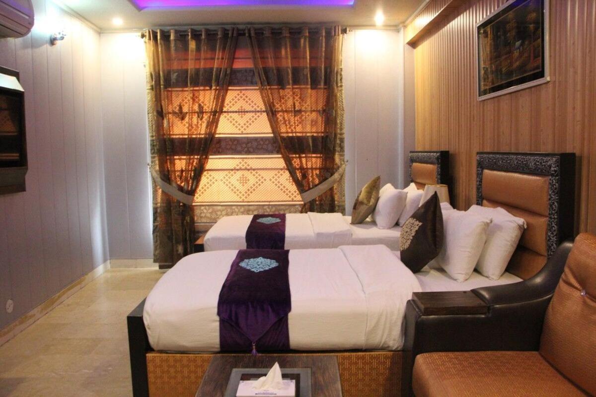 Hotel The Leschanze Lahore Bagian luar foto