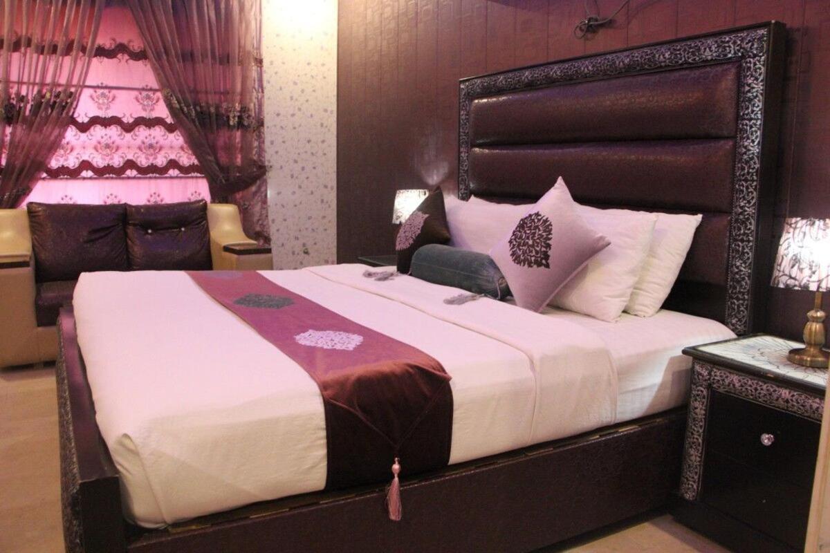 Hotel The Leschanze Lahore Bagian luar foto