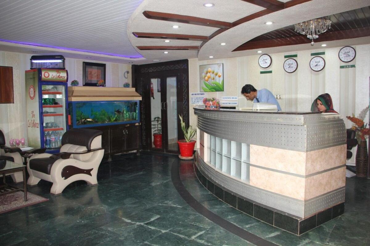 Hotel The Leschanze Lahore Bagian luar foto